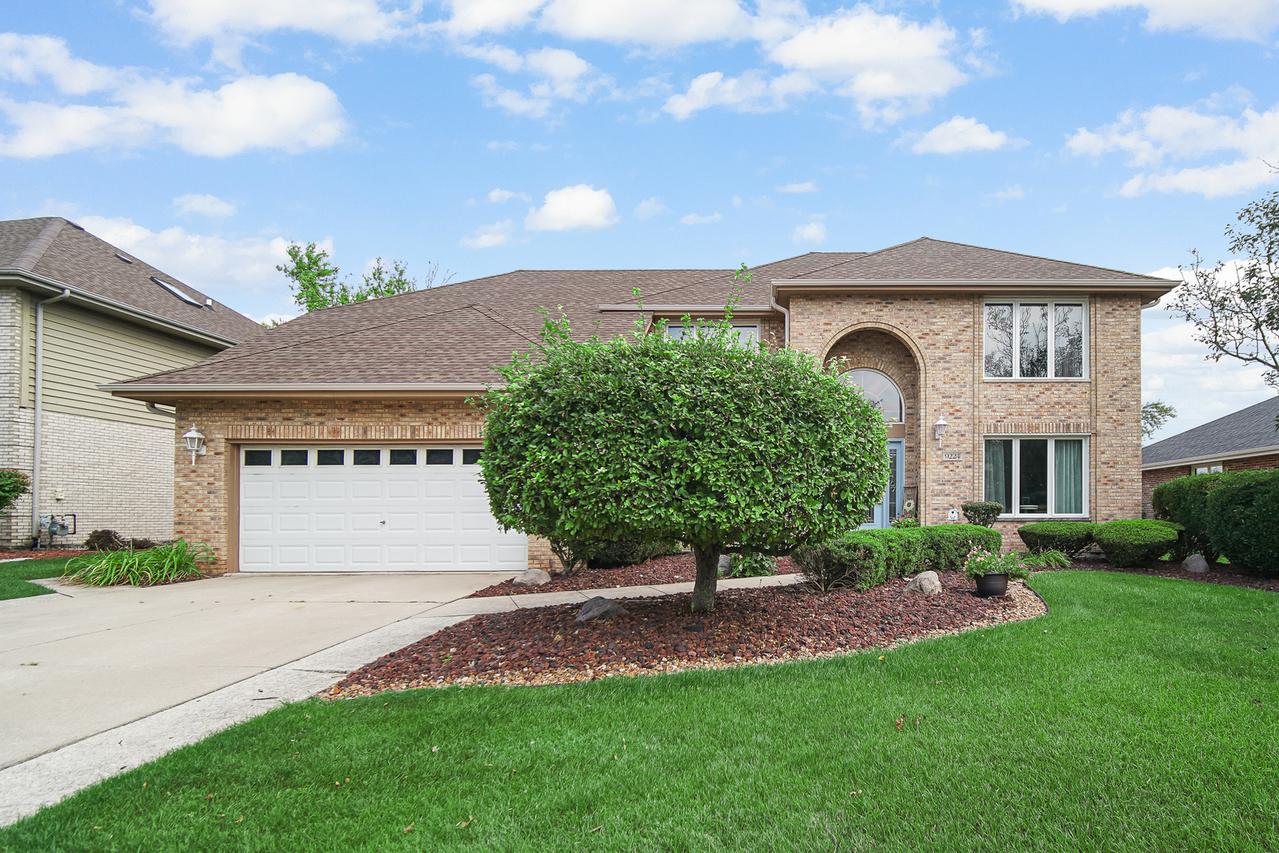 9224 Greenwood Dr., Tinley Park, IL 60487