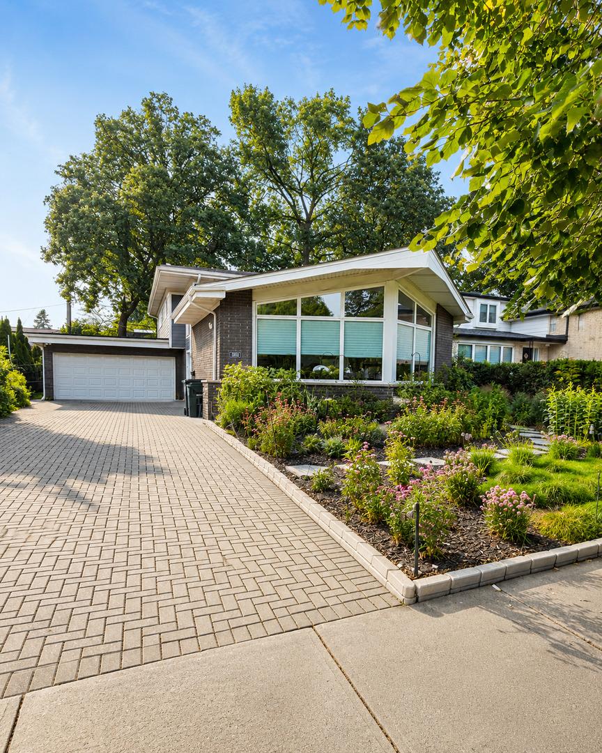 3950 Enfield Ave., Skokie, IL 60076