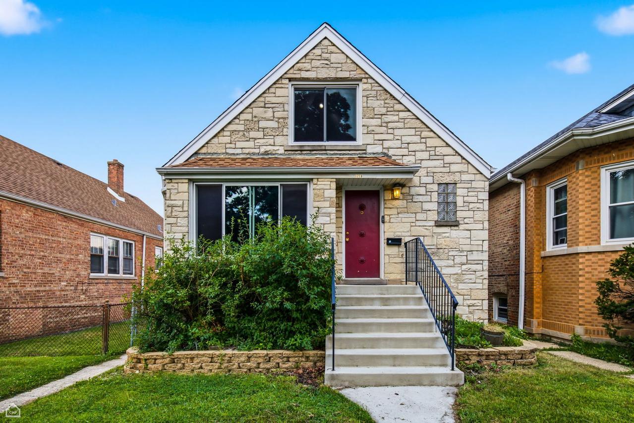 1718 N Oak Park Ave., Chicago, IL 60707