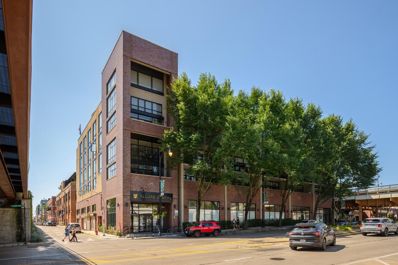 3946 N Ravenswood Ave. #607, Chicago, IL 60613