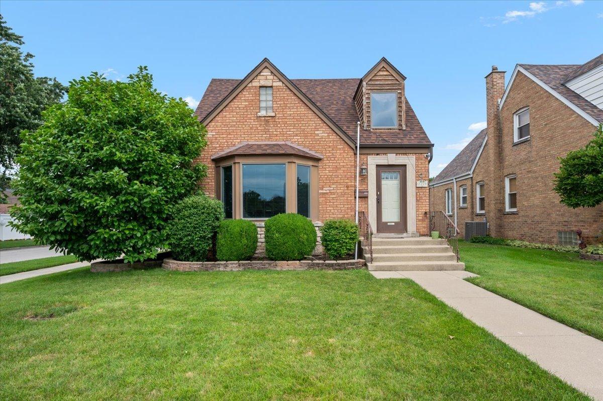 7259 N Odell Ave., Chicago, IL 60631