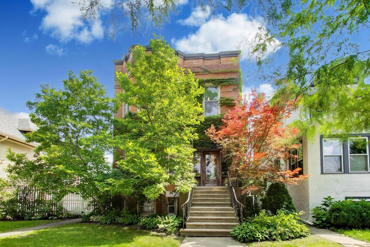 534 S East Ave., Oak Park, IL 60304