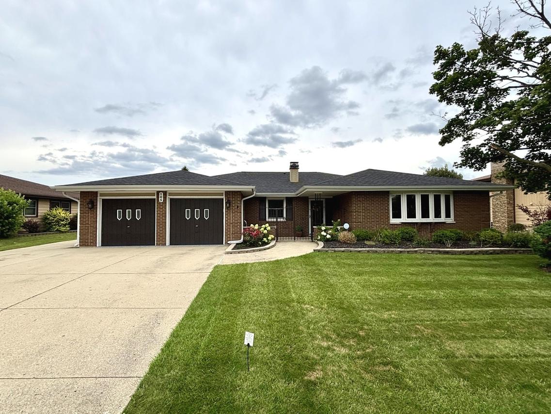 105 Mendon Ln., Schaumburg, IL 60193