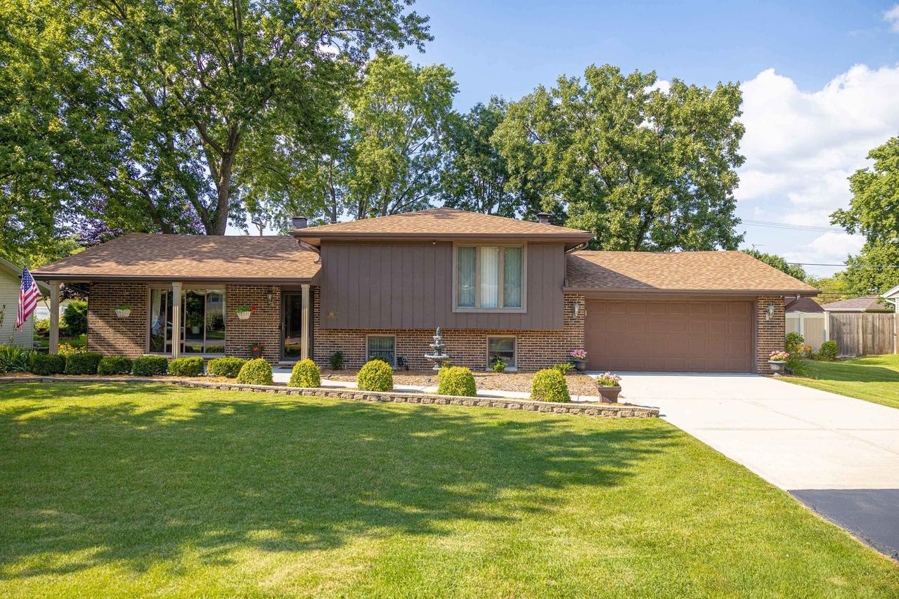 302 Birch Dr., Shorewood, IL 60404