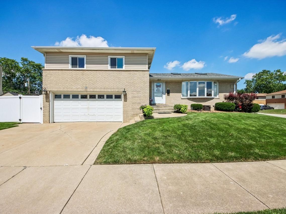 1580 Grant Ave., Melrose Park, IL 60160
