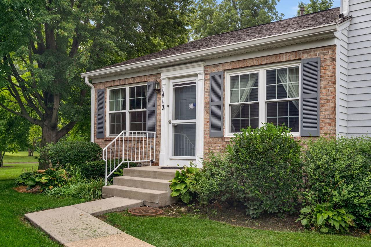 1412 Charleston Ct., Geneva, IL 60134