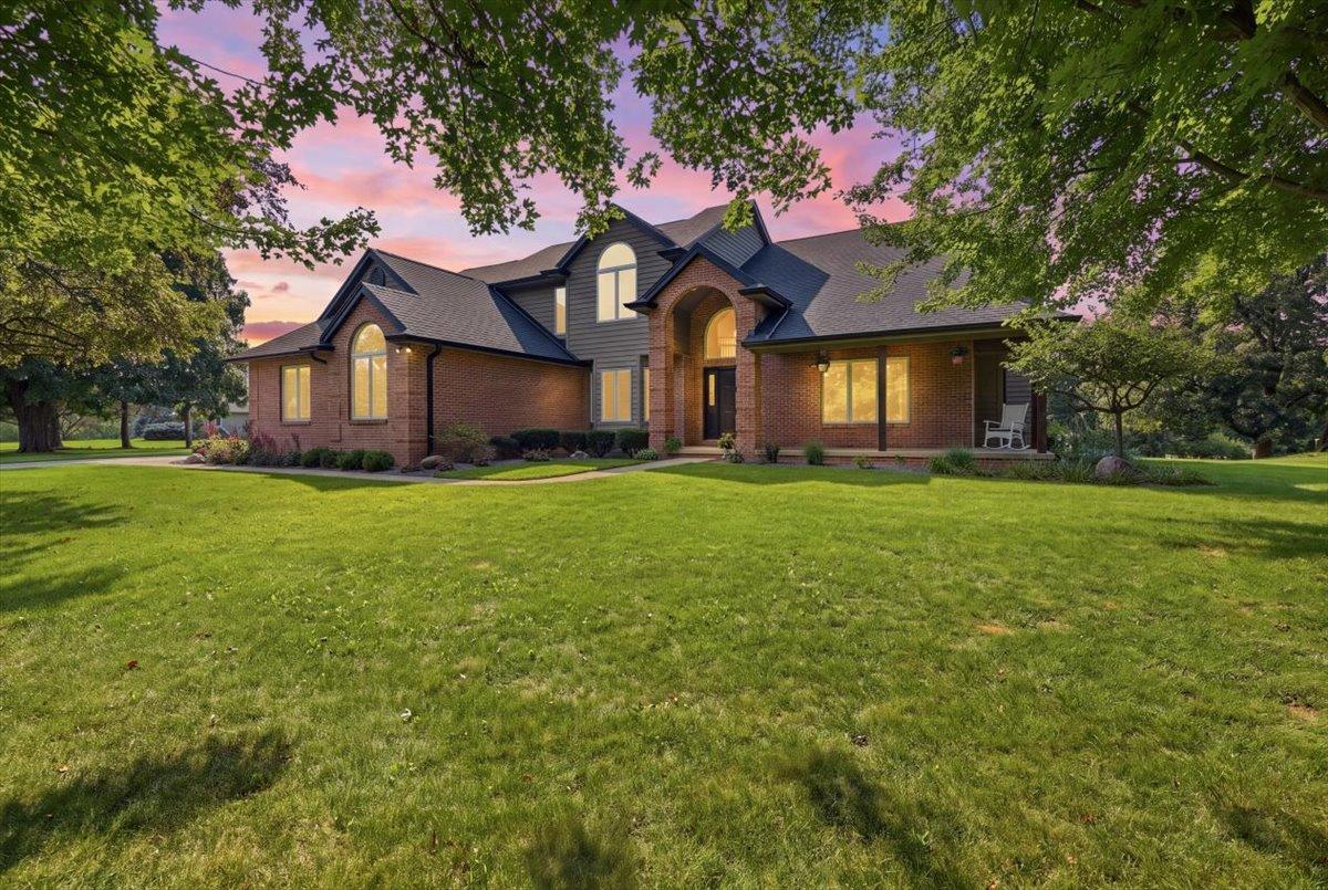 655 Deer Lakes Dr., Goodfield, IL 61742