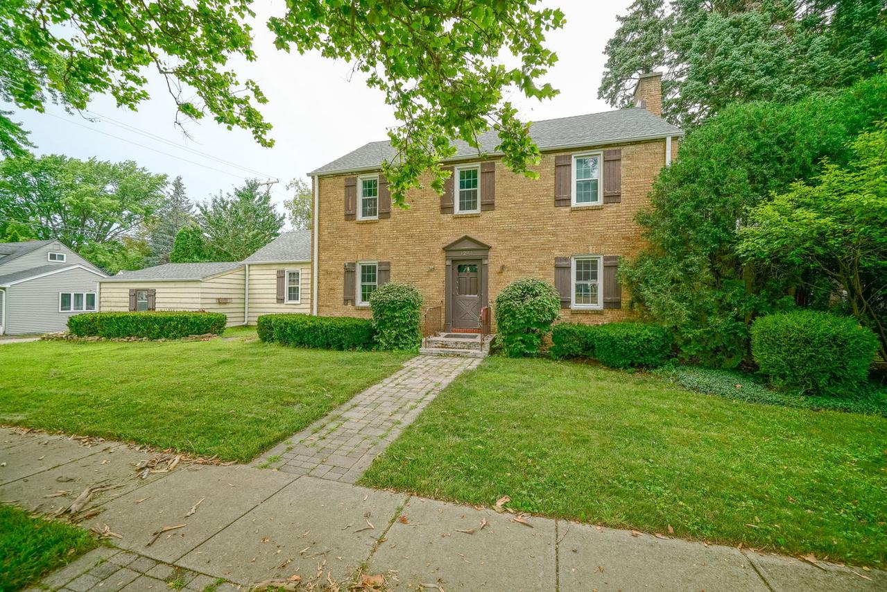 1205 W 6th Ave., Rochelle, IL 61068