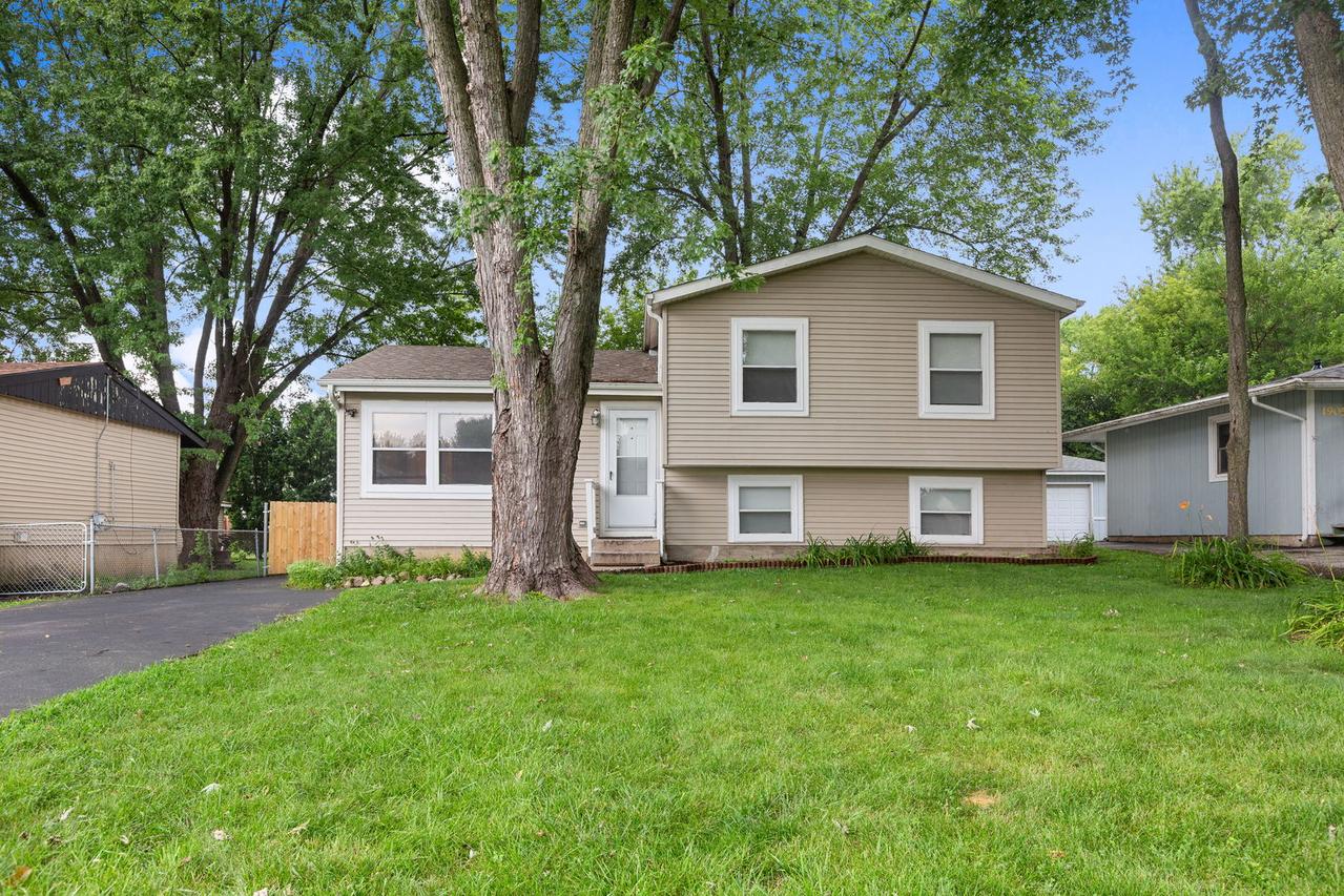 1903 Highview Ave., Mchenry, IL 60050