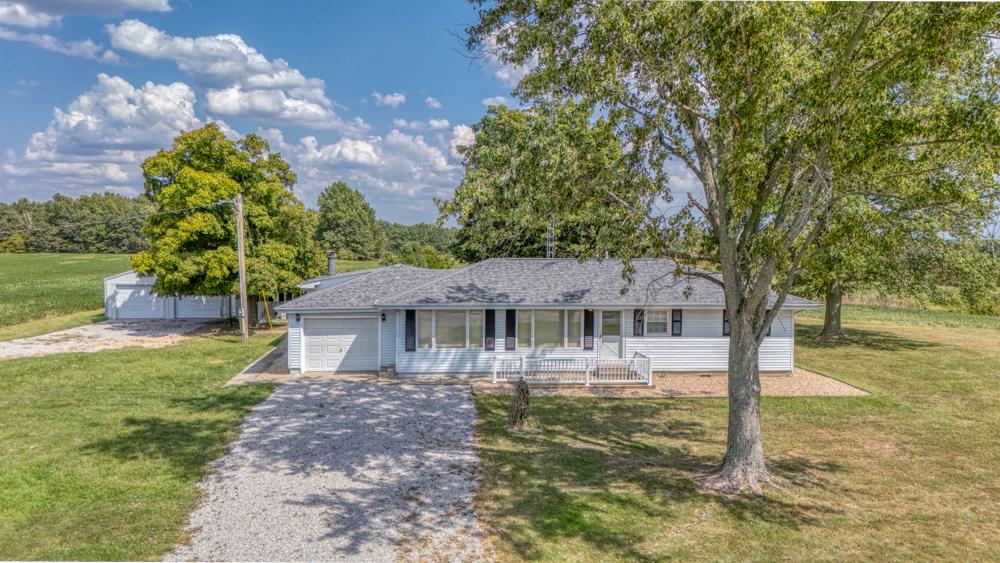 14630 N Woodlawn Ln., Woodlawn, IL 62898