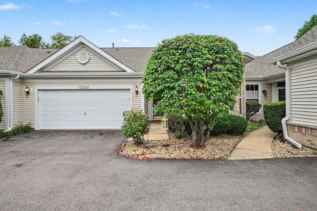 13240 S Bayberry Ln., Plainfield, IL 60544