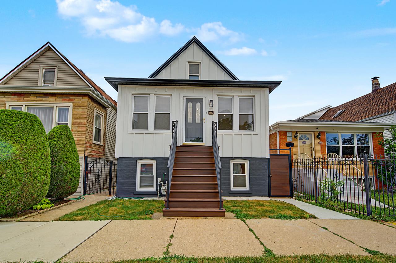 4852 W Melrose St., Chicago, IL 60641