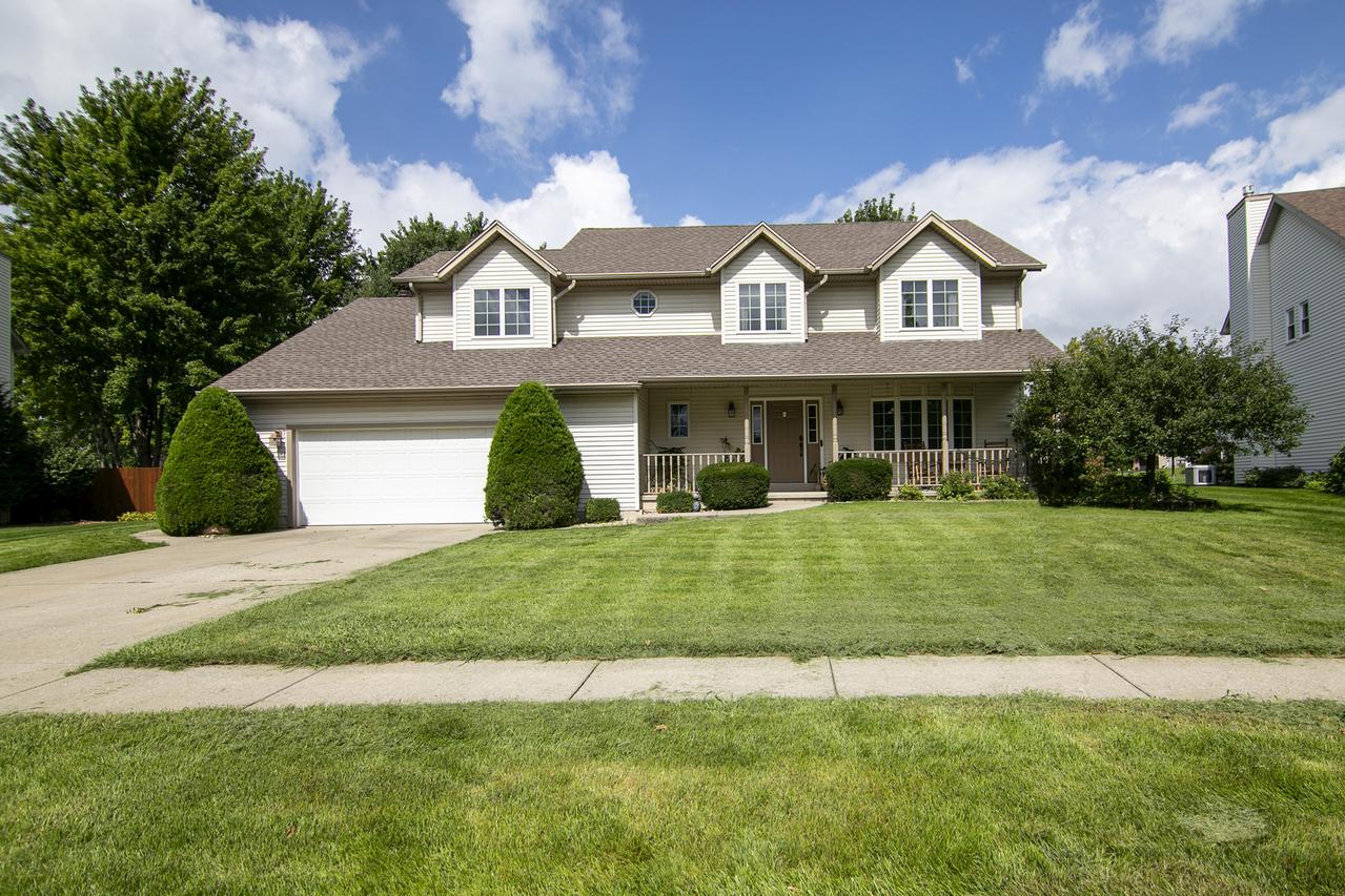 559 Hollyberry Ln., Bourbonnais, IL 60914