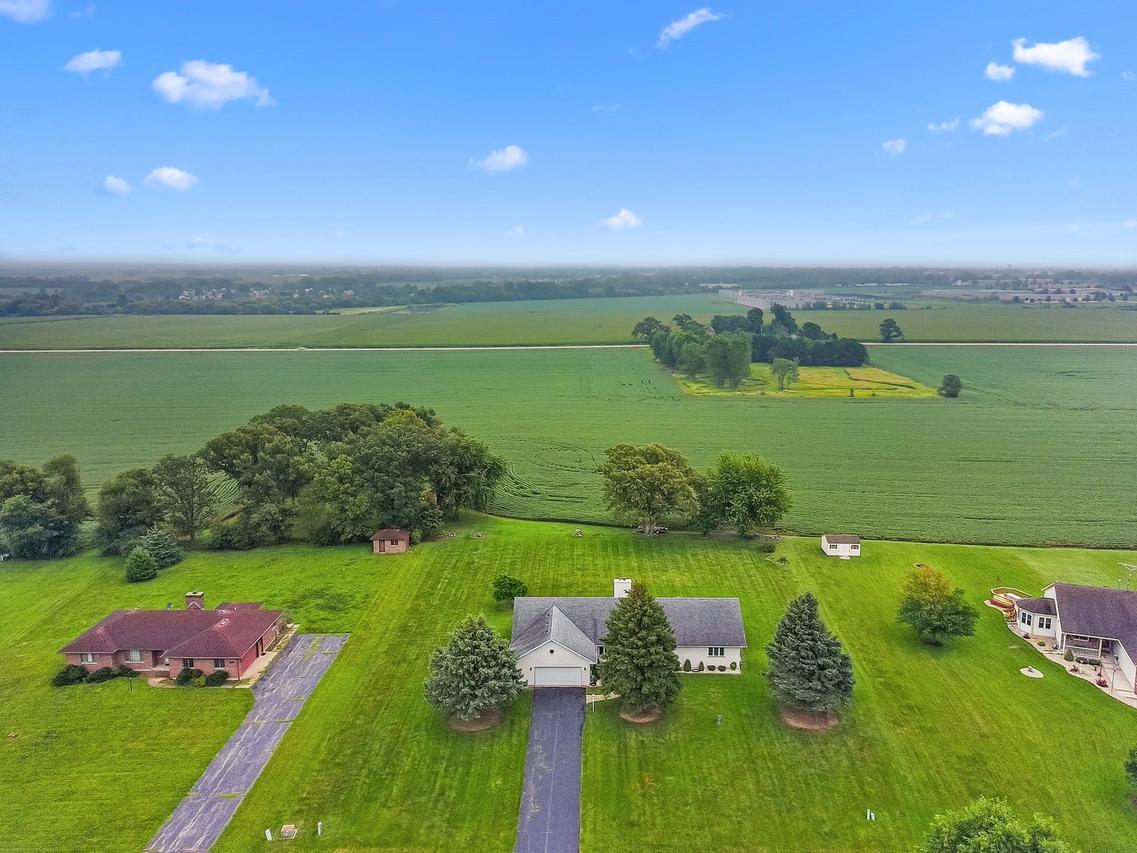 23110 Norma Ln., Harvard, IL 60033