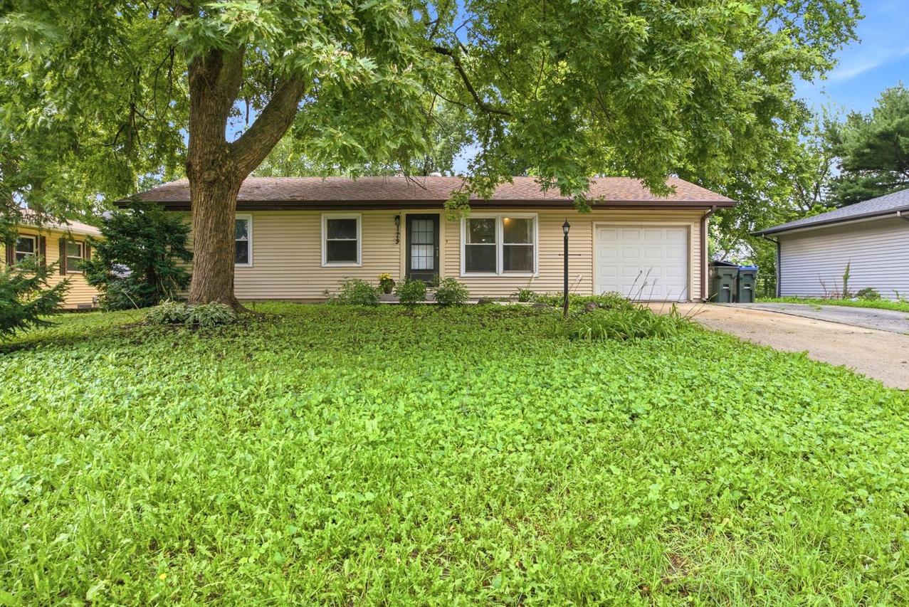129 Dolores St., Oswego, IL 60543