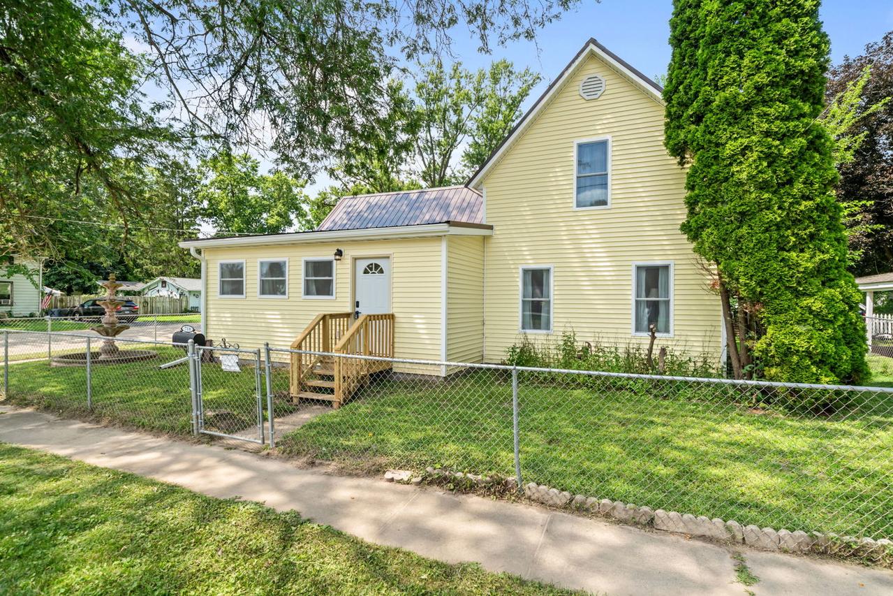 710 S 2nd St., Oregon, IL 61061