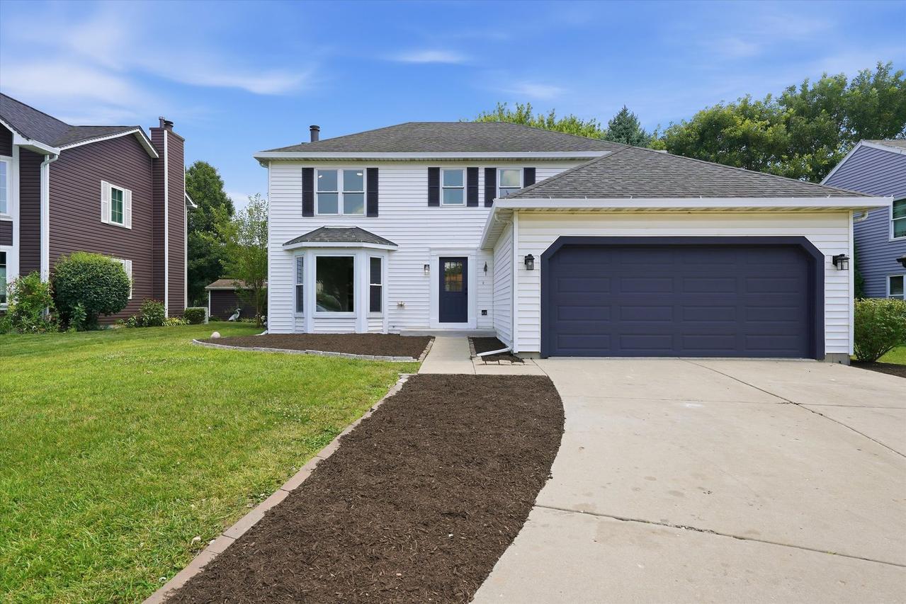 308 Homewood Dr., Bolingbrook, IL 60440