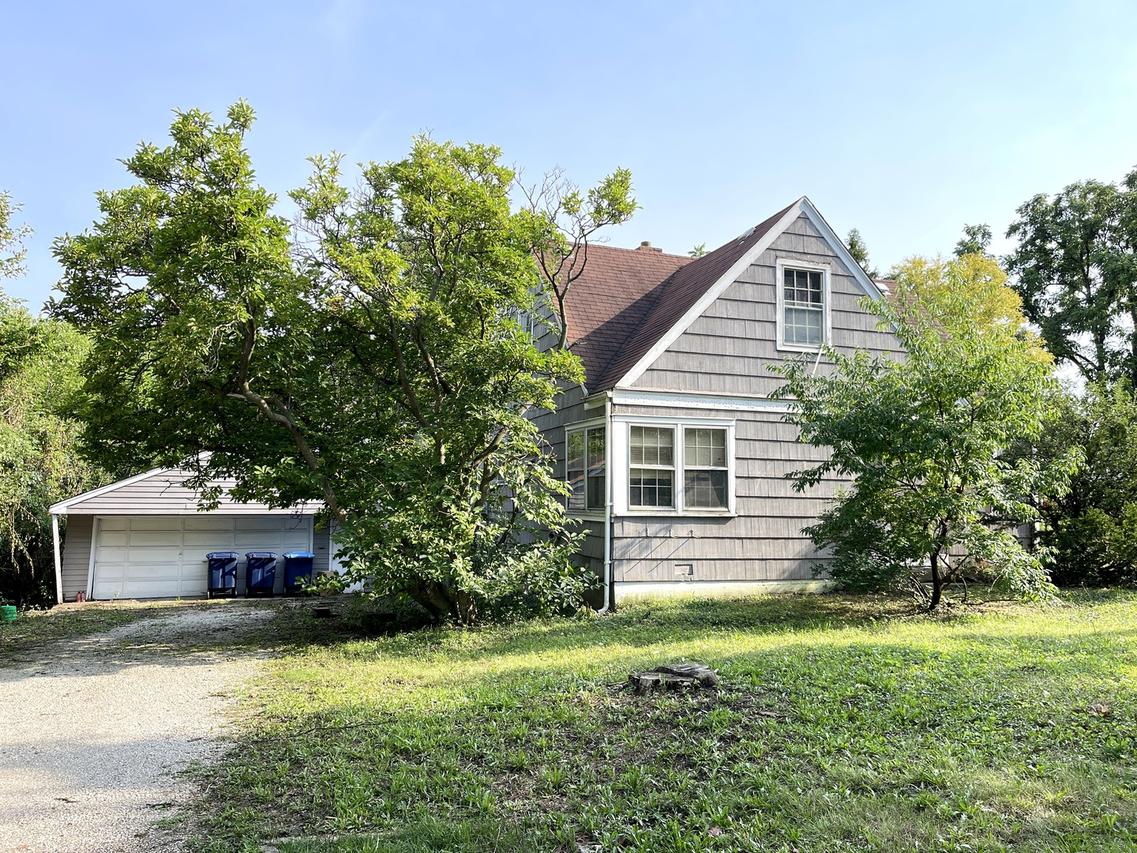 141 Plainfield Rd., Darien, IL 60561
