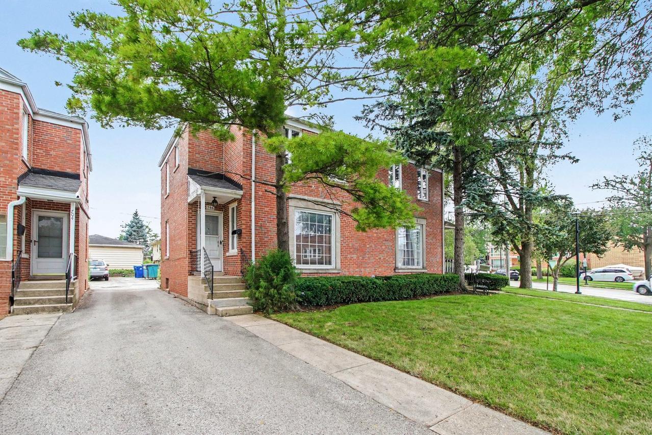 706 Broadview Ave., Highland Park, IL 60035
