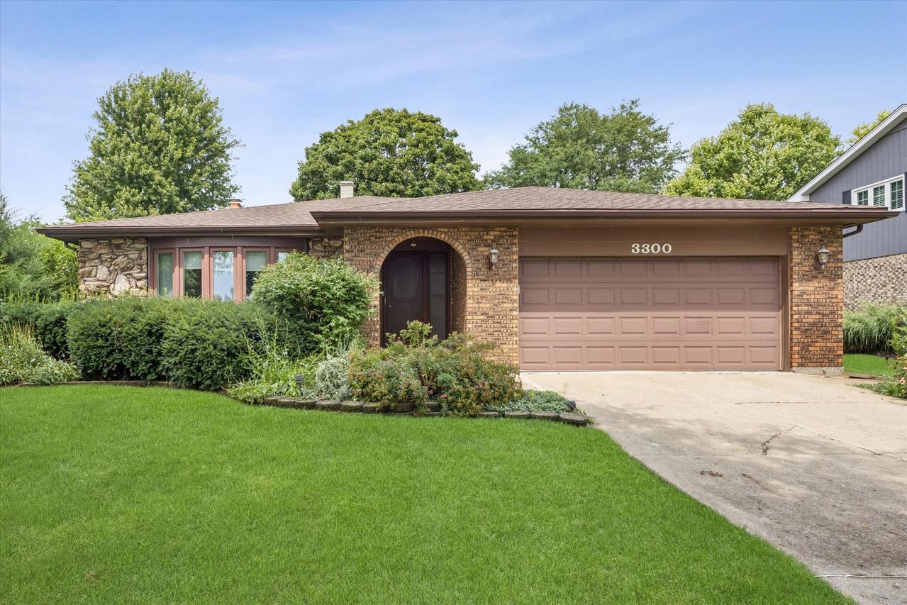 3300 Ailsworth Ct., Darien, IL 60561