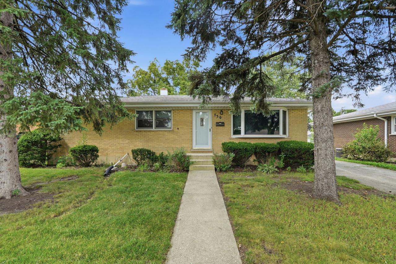 730 W Beach Dr., Addison, IL 60101