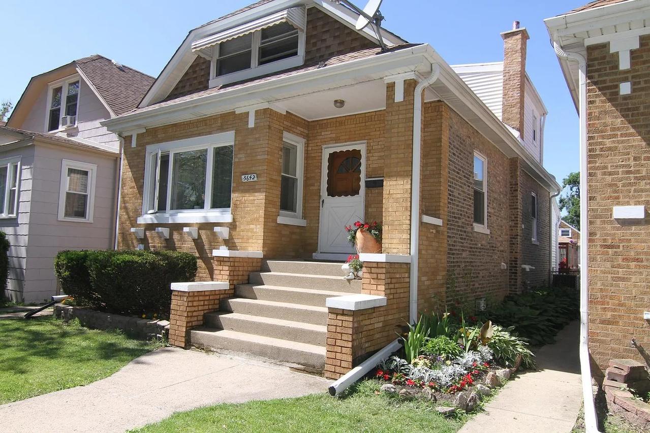 5642 W Newport Ave., Chicago, IL 60634