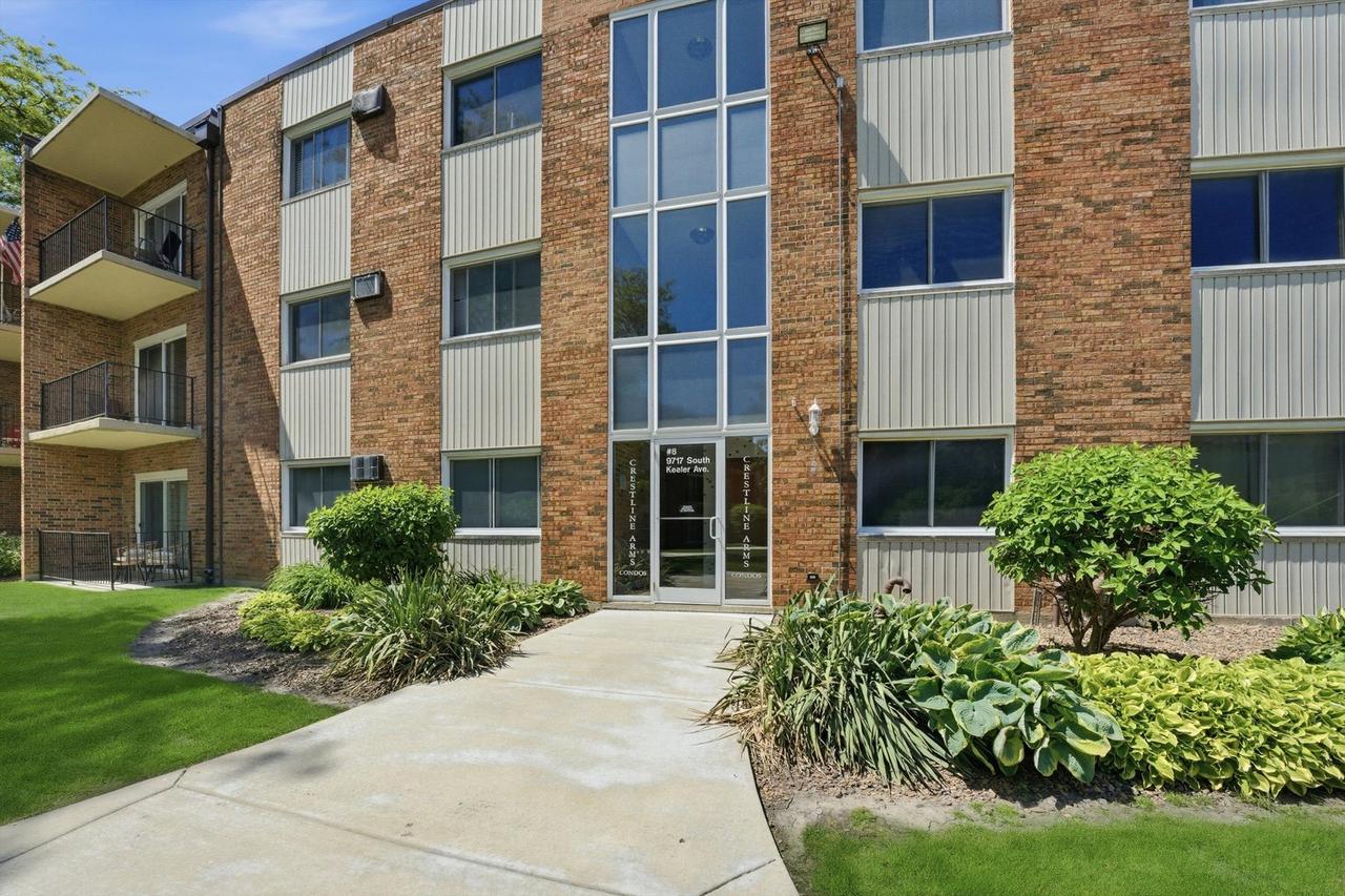 9717 S Keeler Ave. #109, Oak Lawn, IL 60453