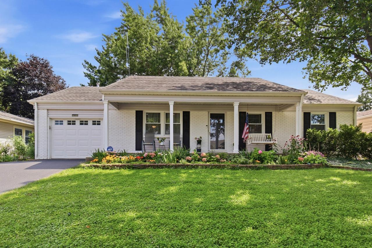 17 Whitehall Ct., Buffalo Grove, IL 60089