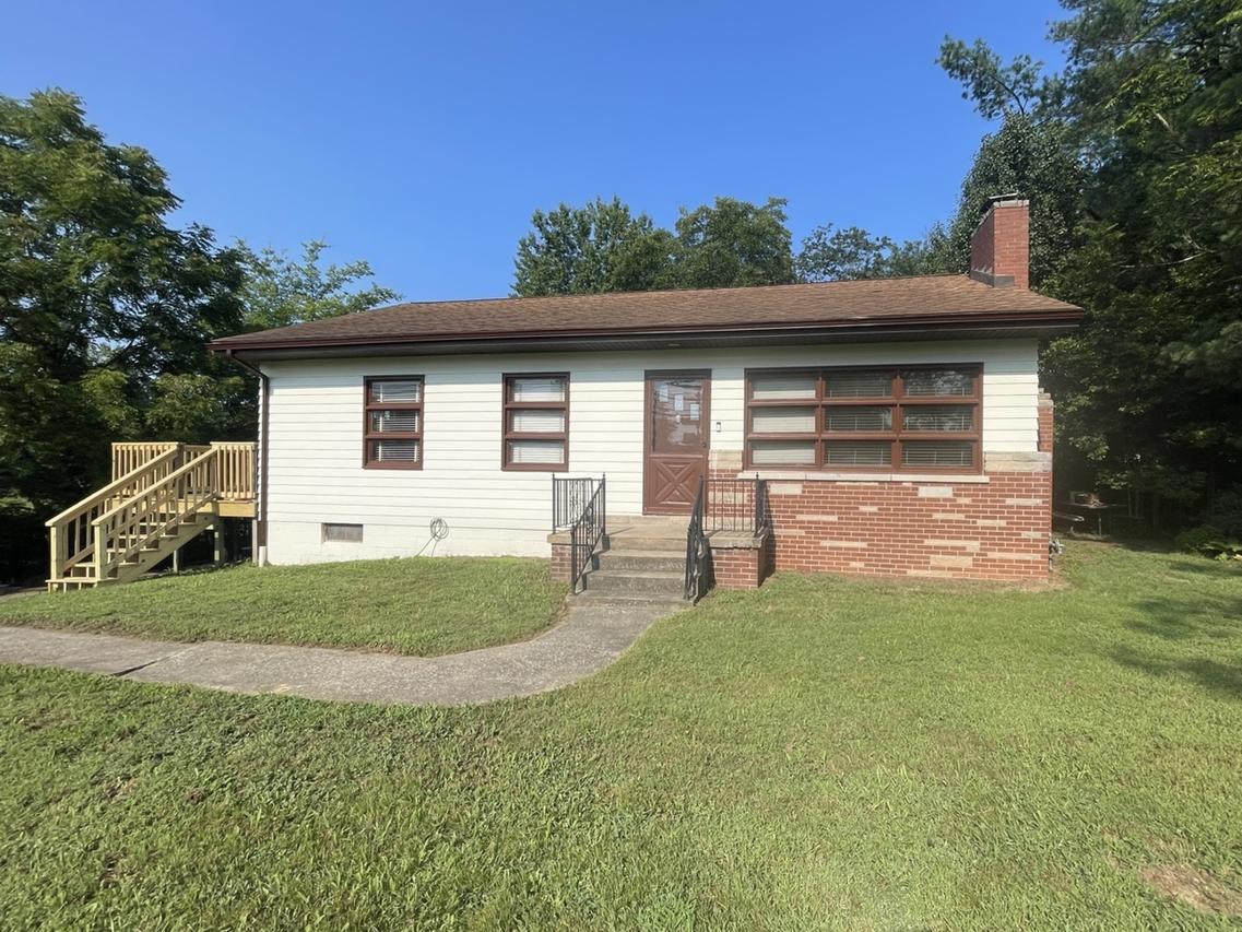 1236 Giant City Rd., Carbondale, IL 62902