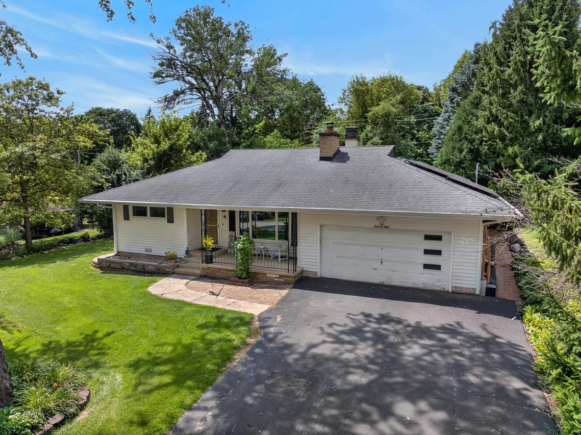 1208 Getzelman Tr., Algonquin, IL 60102