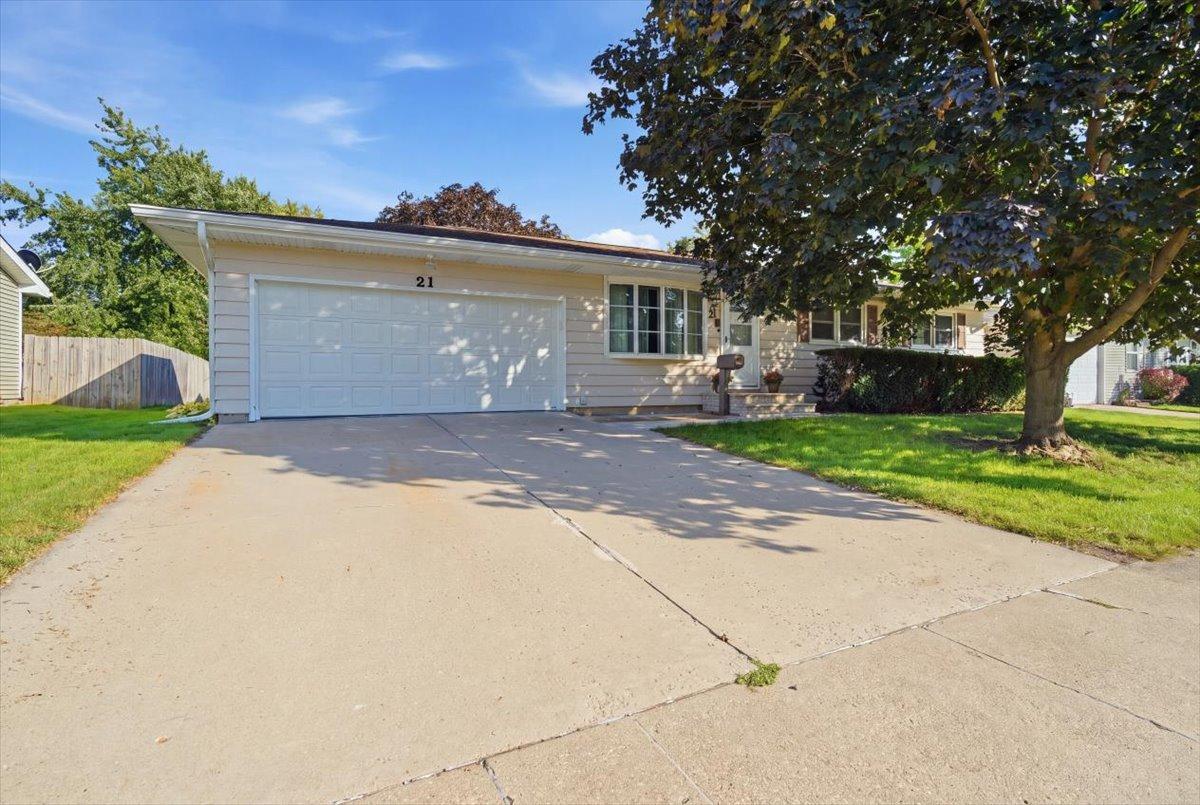 21 Brookwood Dr., Normal, IL 61761