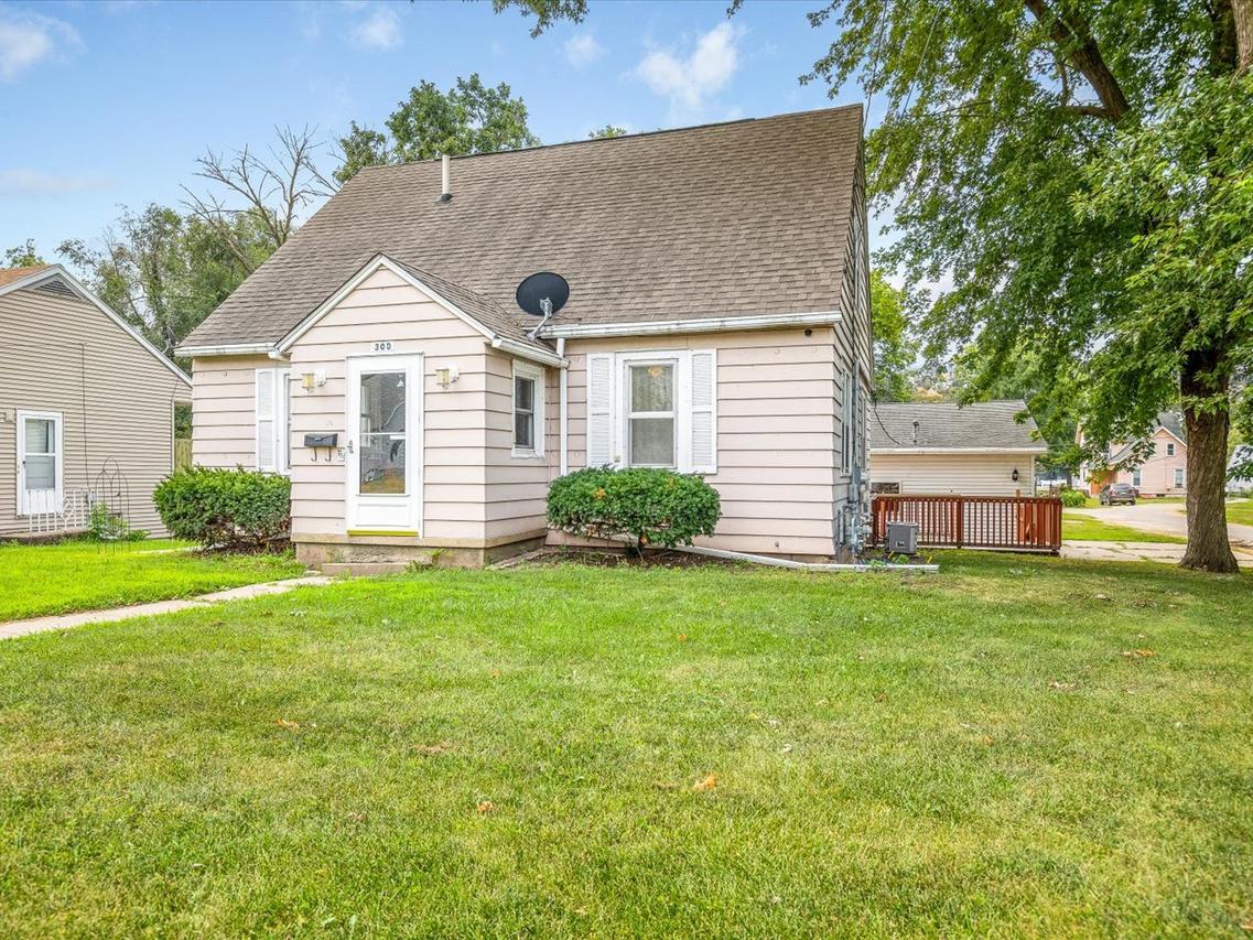 300 E 4th St., Rock Falls, IL 61071
