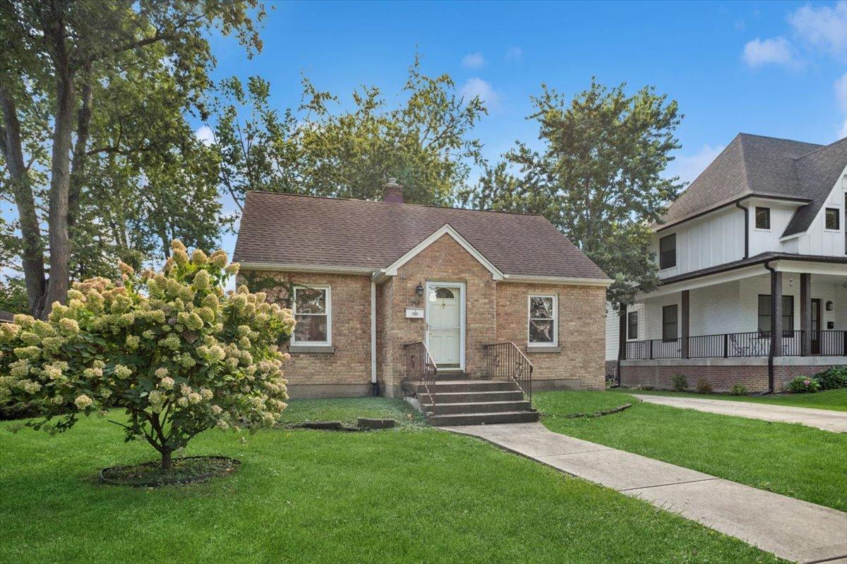 657 E Prairie Ave., Des Plaines, IL 60016