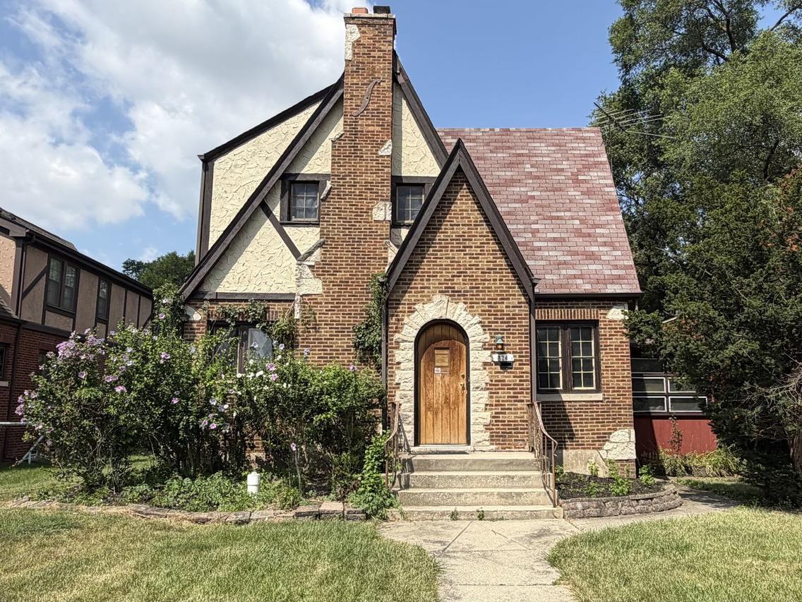 824 S Clifton Ave., Park Ridge, IL 60068