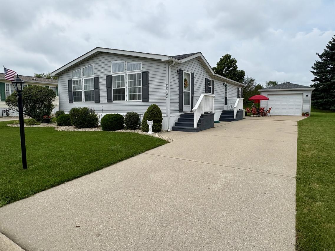 22732 Olympia Dr., Frankfort, IL 60423
