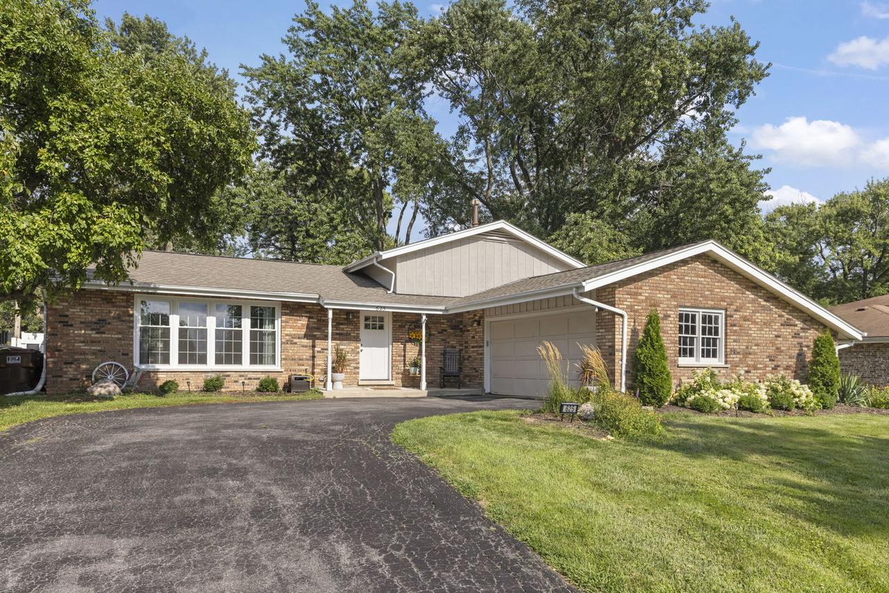 625 N Locust St., Frankfort, IL 60423