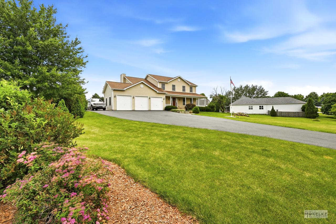 2066 Bernadette Ln., Yorkville, IL 60560