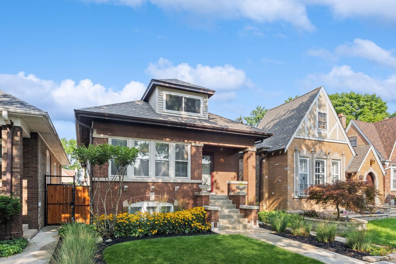 6210 N Moody Ave., Chicago, IL 60646