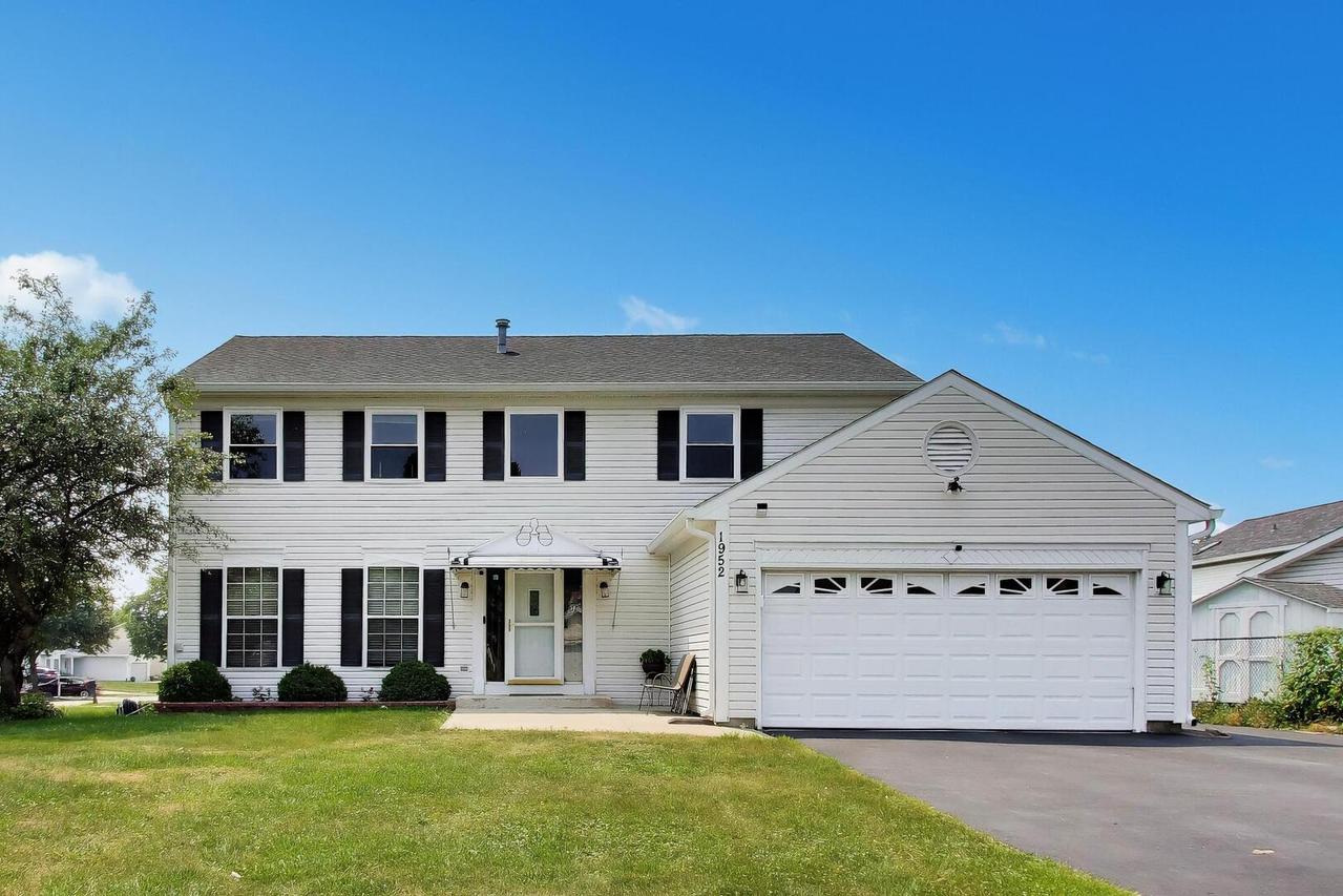 1952 Pastoral Ln., Hanover Park, IL 60133