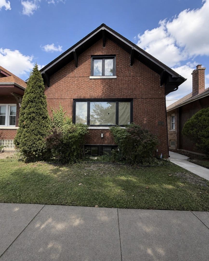 8233 S Carpenter St., Chicago, IL 60620