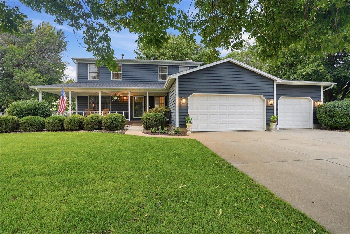 15 Fox Creek Rd., Towanda, IL 61776