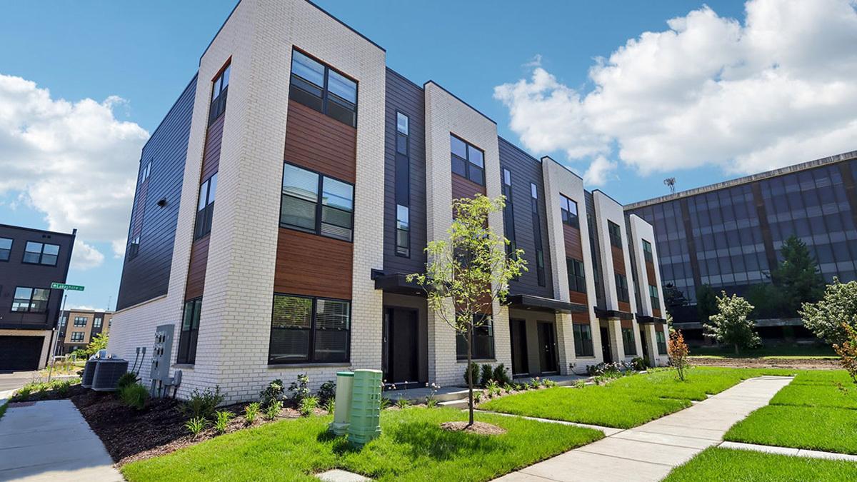 2222 Waters Edge Dr. #1115, Schaumburg, IL 60196