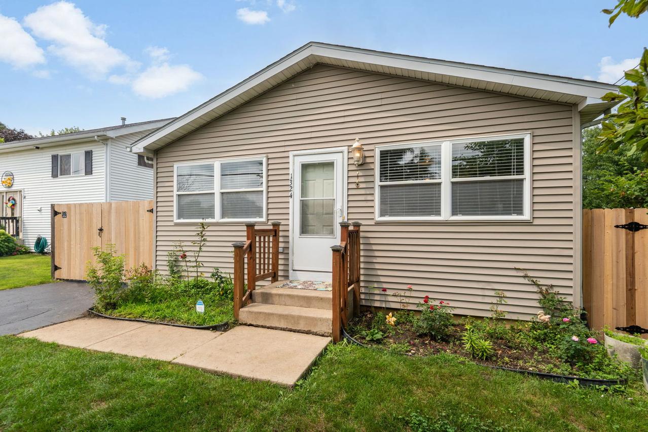1324 Hainesville Rd., Round Lake Beach, IL 60073