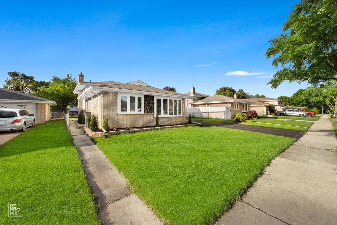 6224 W 91st St., Oak Lawn, IL 60453