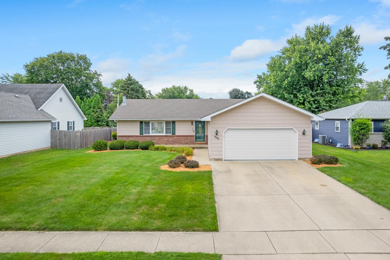 606 E Edgelawn Dr., Plano, IL 60545