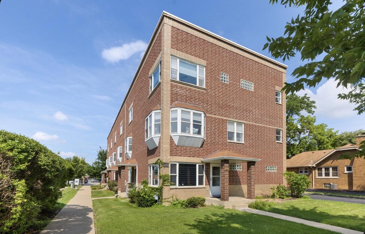 18138 Martin Ave., Homewood, IL 60430