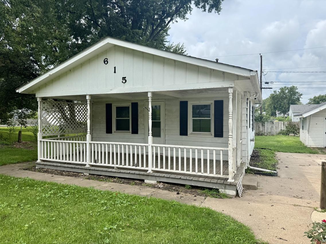 615 5th St., Colona, IL 61241