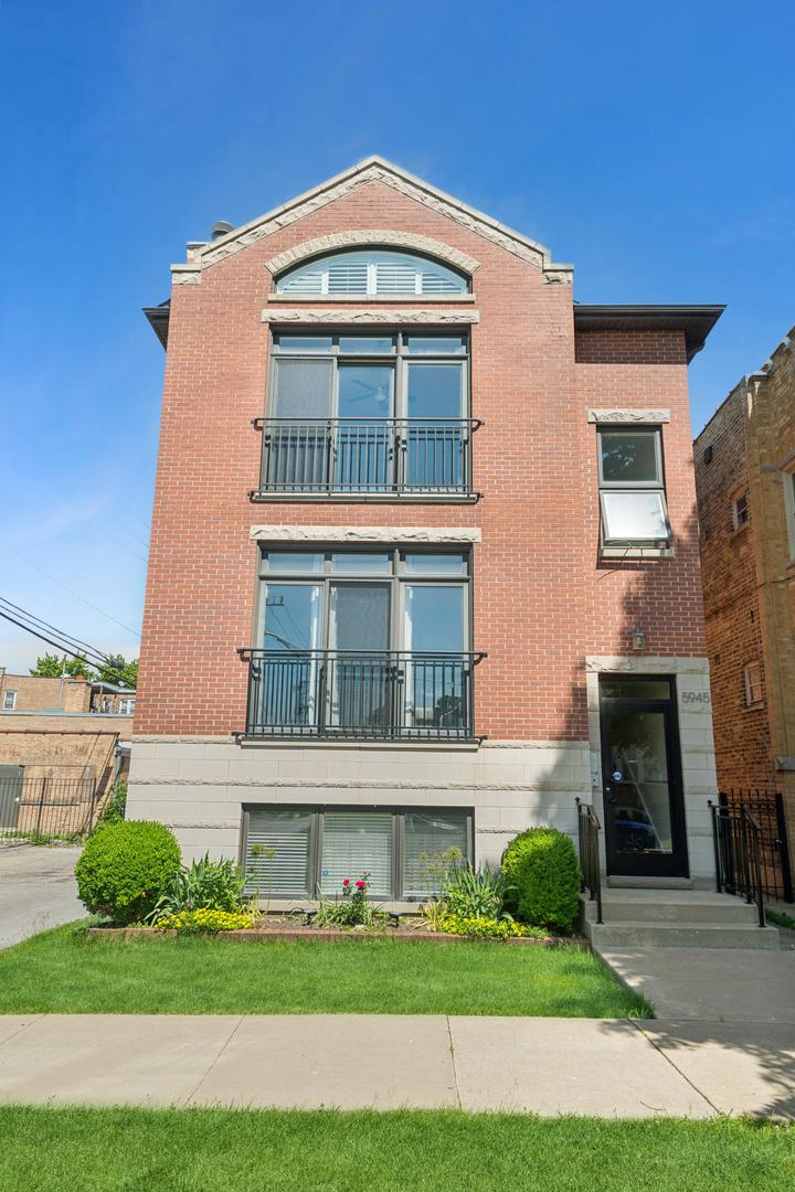 5945 N Campbell Ave. #3, Chicago, IL 60659