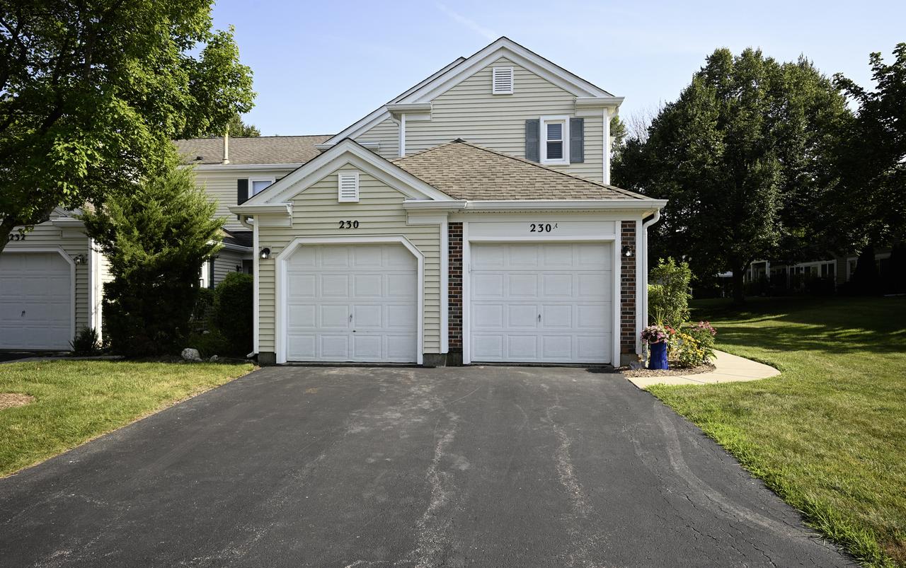 230 University Ln., Elk Grove Village, IL 60007