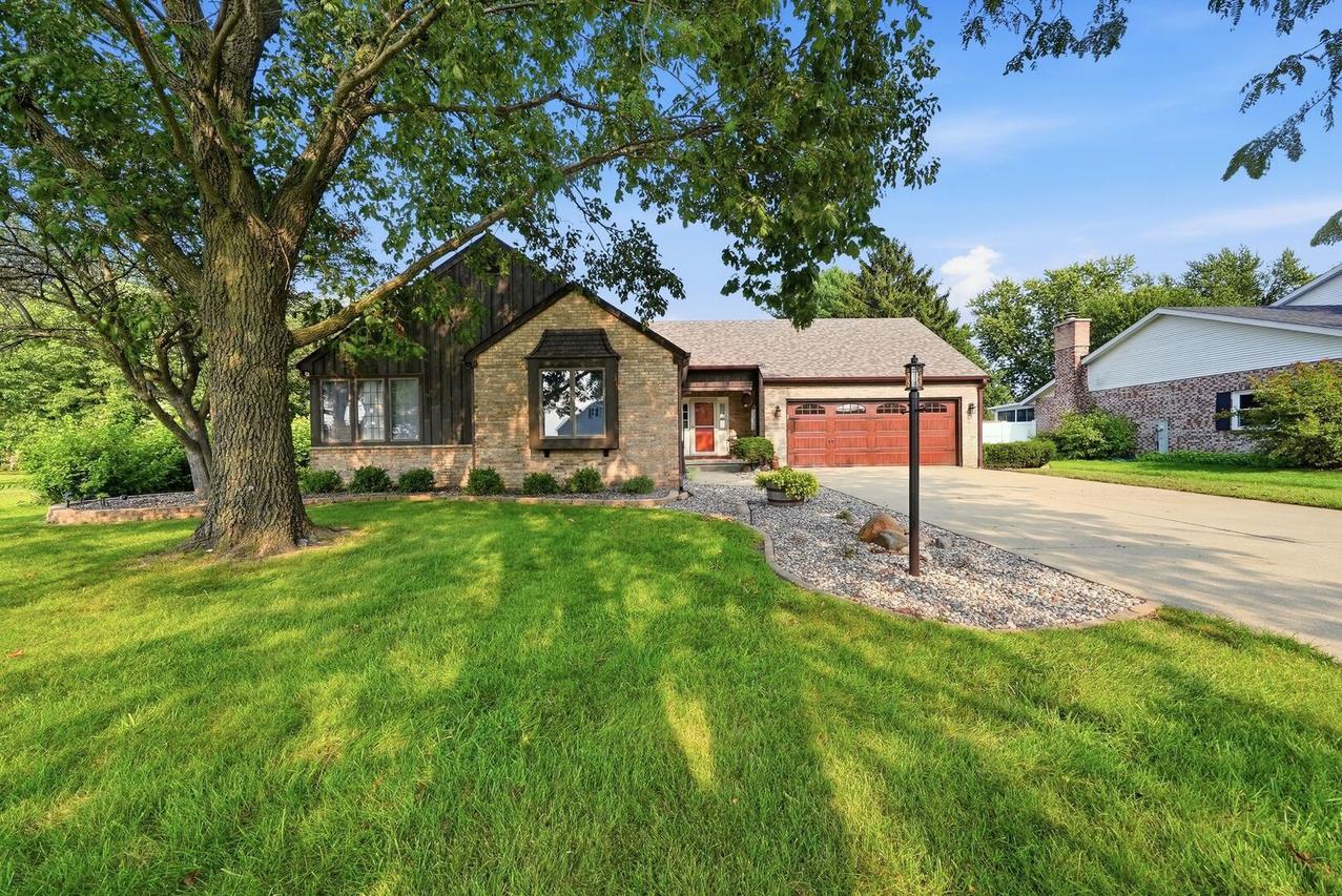 8 Woodside Ave., Kankakee, IL 60901